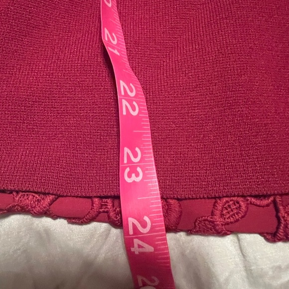 ANN TAYLOR matching top to the lace embroidered skirt also listed Medium. - Picture 5 of 7